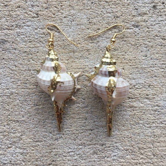 “Spiny Murex” Echinate Spiky Conch Shell Mermaid Beach Ocean Gold Dipped Earring - Picture 11 of 16